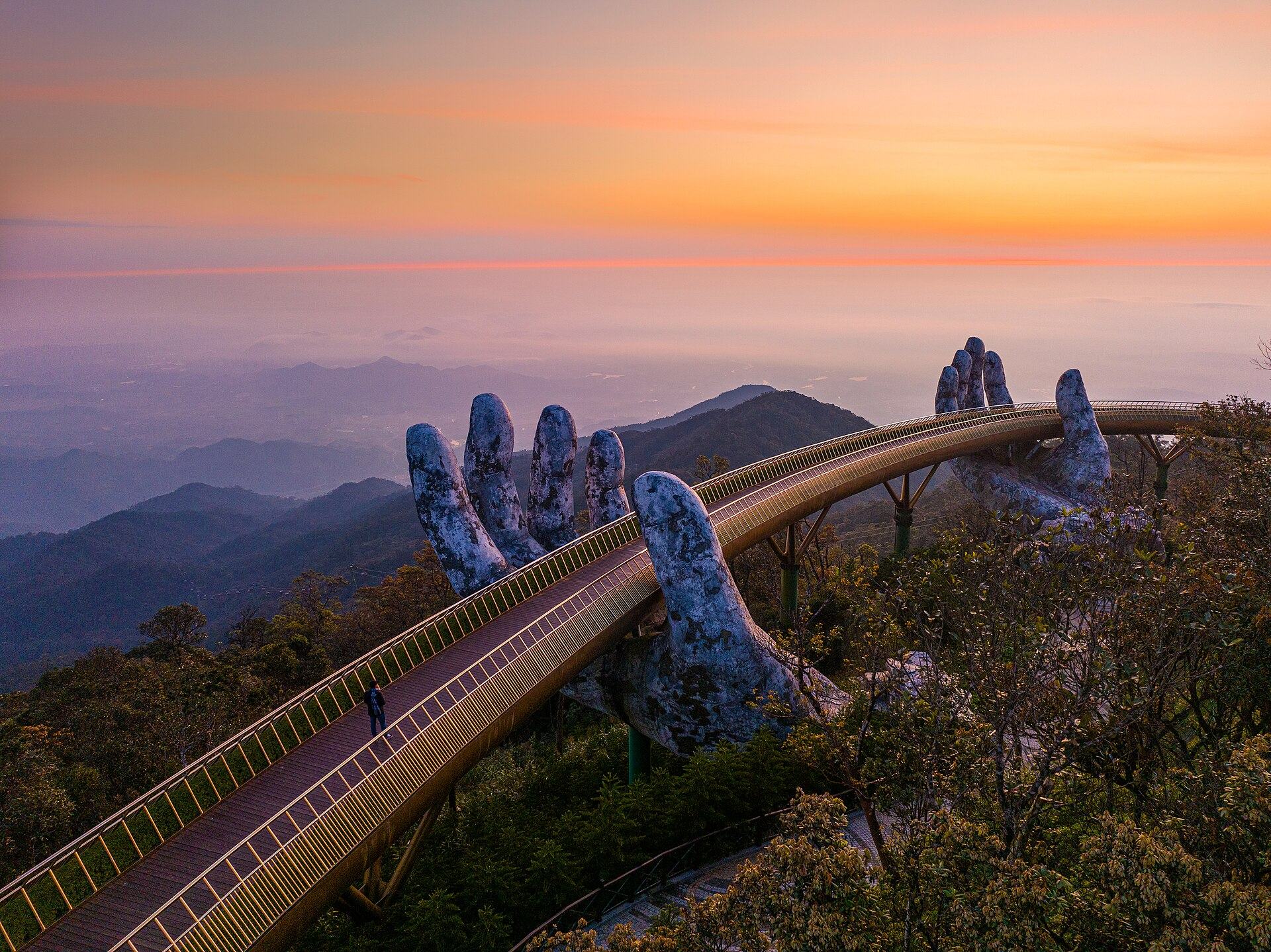 Bà Nà Hills – Cầu Vàng – Đà Nẵng